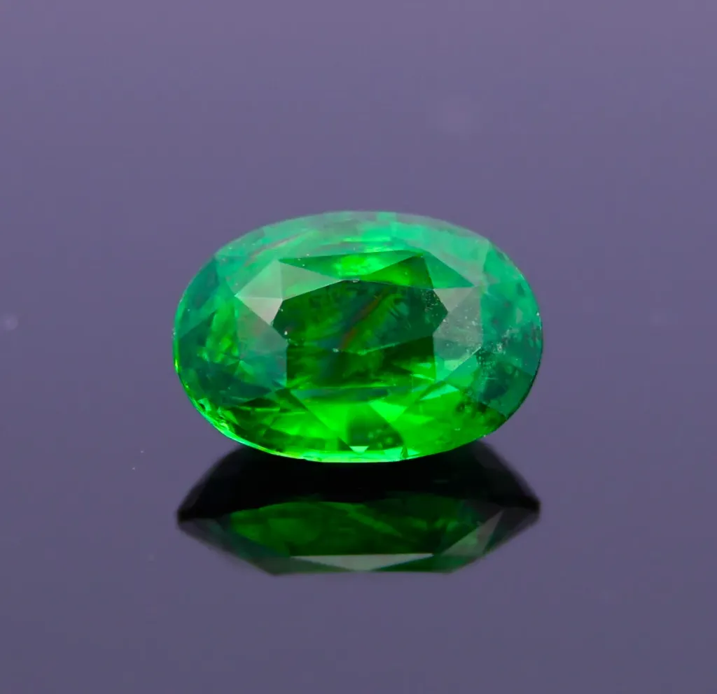 [TSV-102] TSAVORITE GREEN GARNET  1,18 Carat