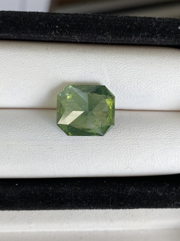 Zircon 14.68 Cts - Image 3