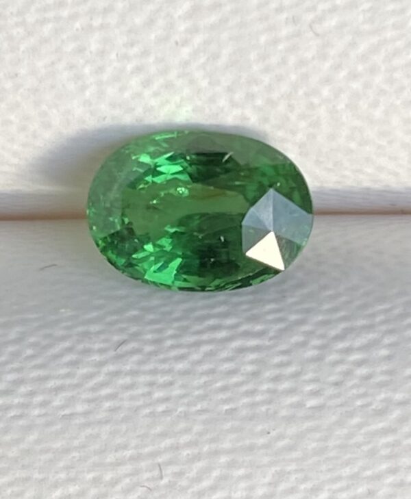 TSAVORITE GREEN GARNET  1,18 Carat
