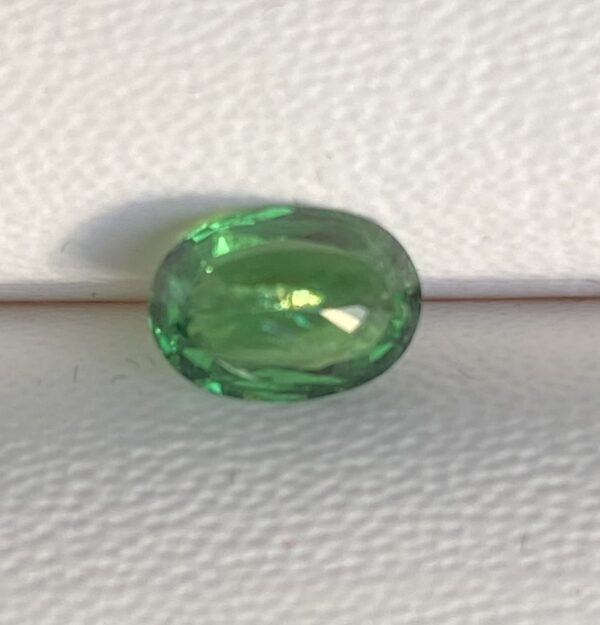 TSAVORITE GREEN GARNET  1,18 Carat - Image 6