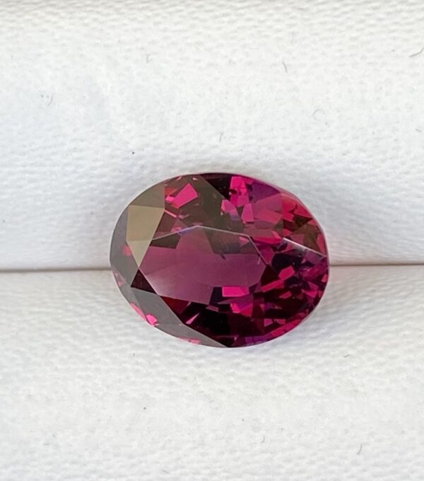 Rhodolite Garnet 5.89 Carat - Image 5