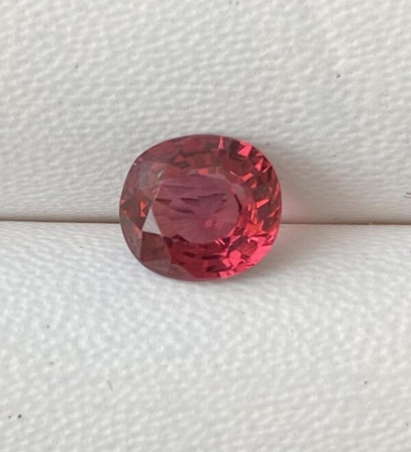 Red Spinel 1.61 Carat Vietnam - Image 4