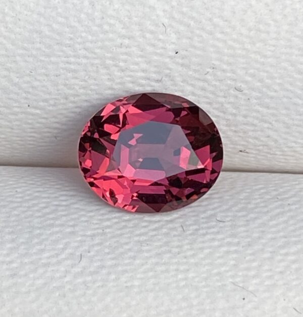 Rhodolite Garnet 2.46 Carat - Image 5