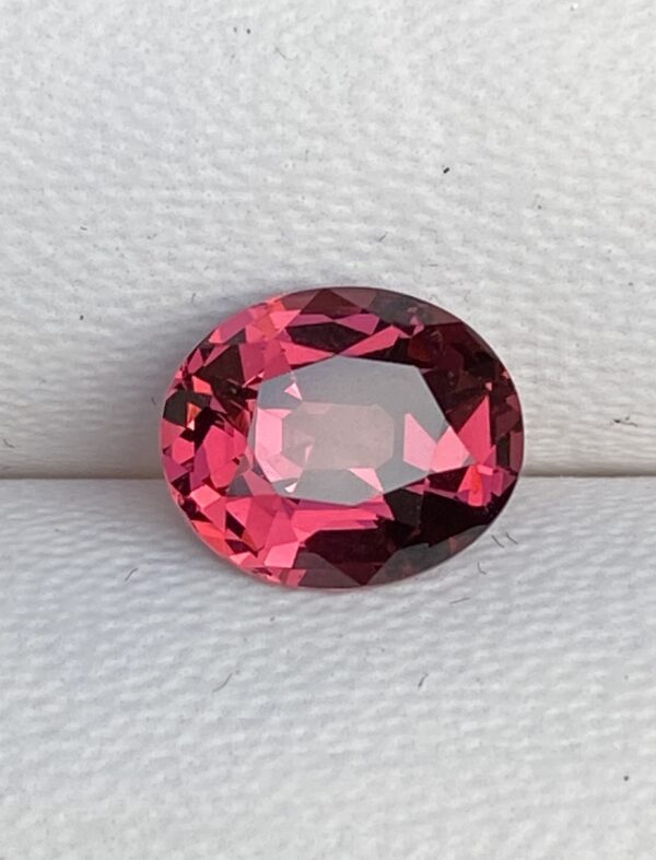 Rhodolite Garnet 2.46 Carat - Image 6