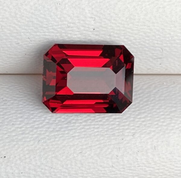 Rhodolite Garnet 8.02 carat