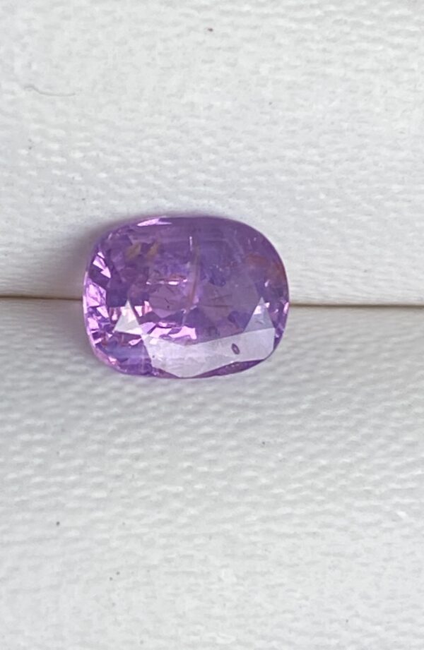 Purplish Pink  Sapphire 1.48 Carats - Image 3