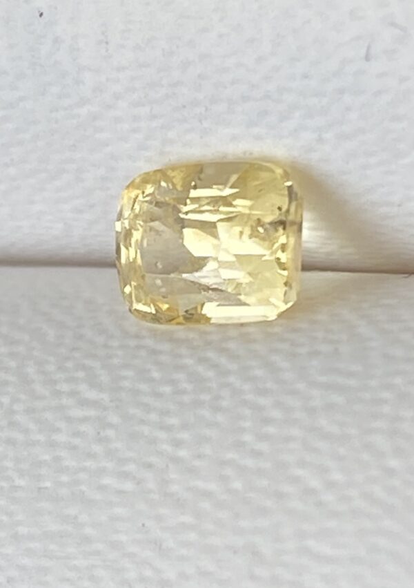 Yellow Sapphire 1.02 Carats - Image 5