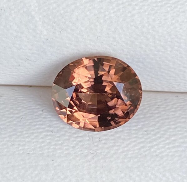 Zircon 4.41 Carat - Image 2