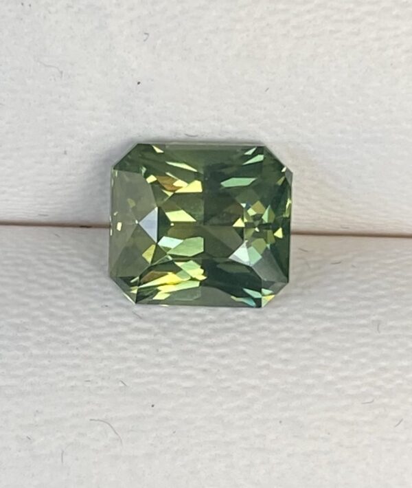 Zircon 3.15 Carat - Image 6