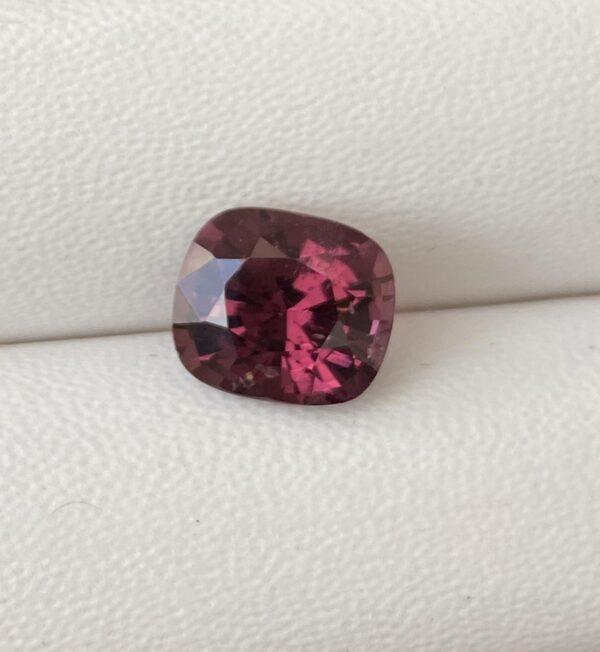 Red Spinel 3.8 Carat - Image 5