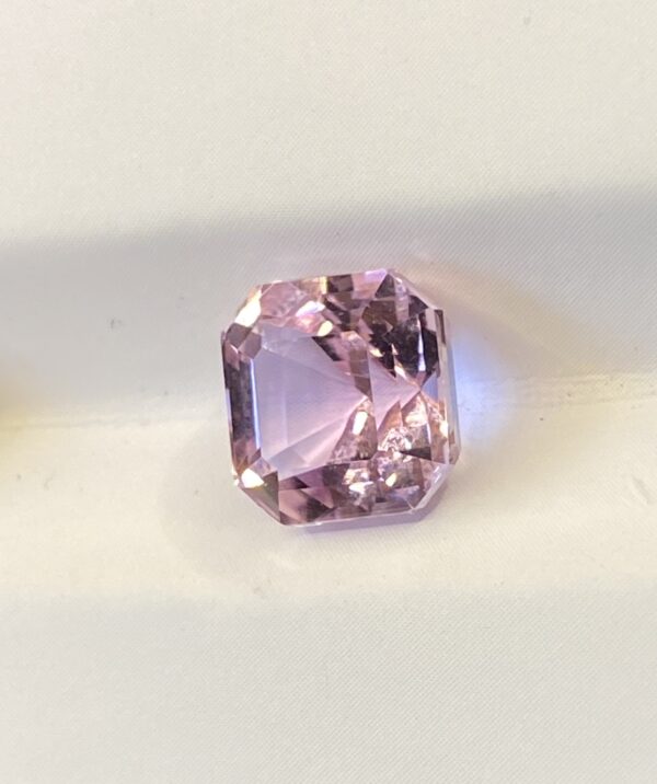 Kunzite 3.60 Carat - Image 6