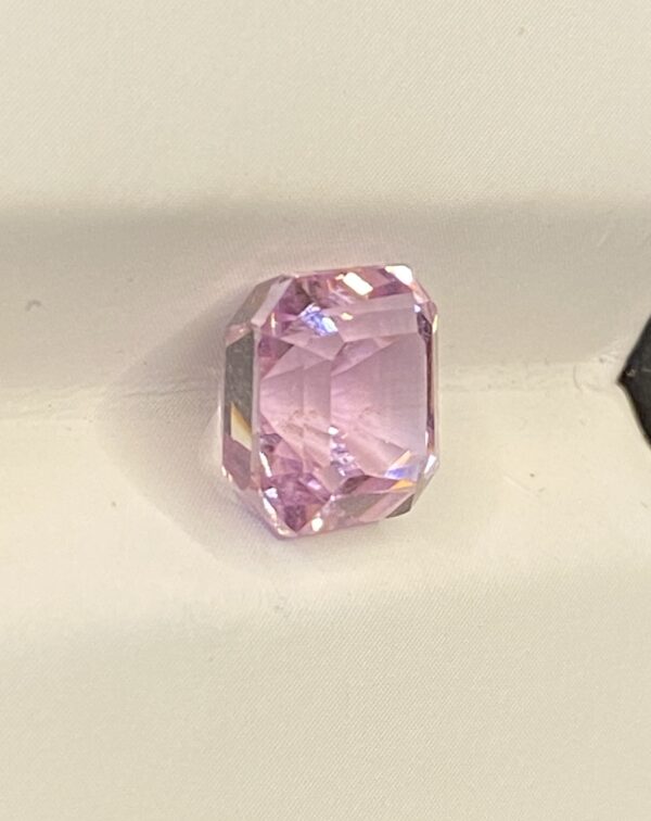 Kunzite 3.60 Carat - Image 5
