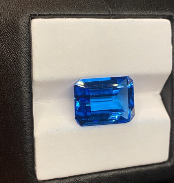 Blue Topaz 13.6 carat - Image 5