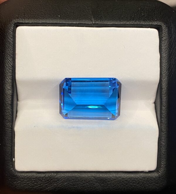 Blue Topaz 13.6 carat - Image 6