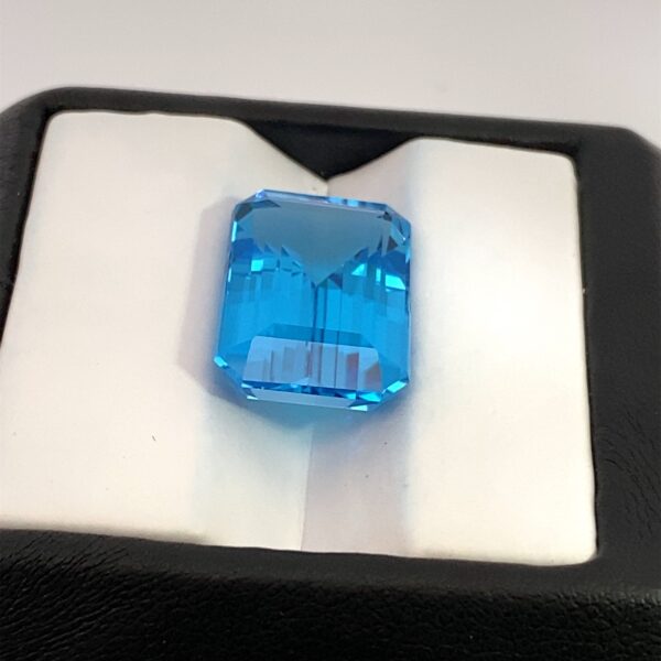 Blue Topaz 18 carat - Image 5
