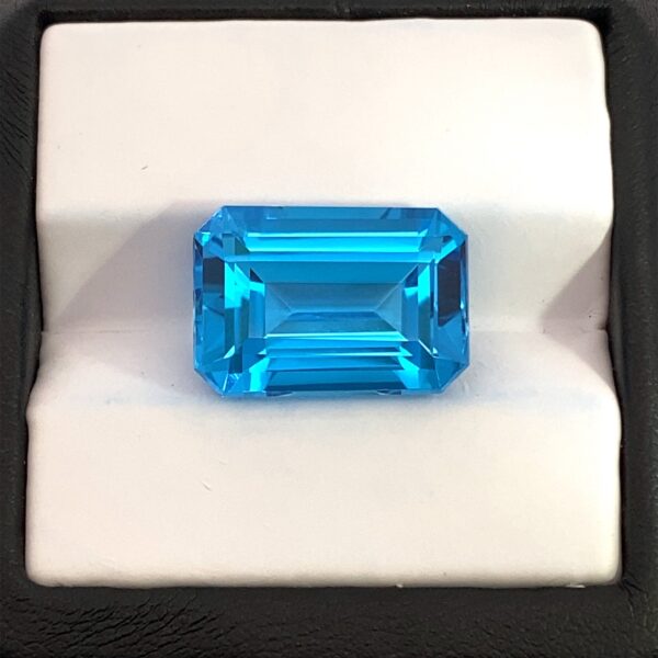 Blue Topaz 18 carat - Image 4