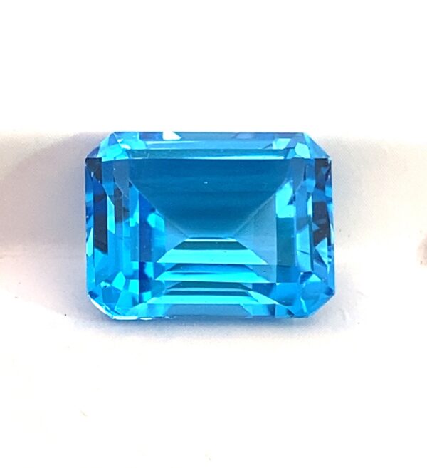 Blue Topaz 15.58 Carat - Image 2