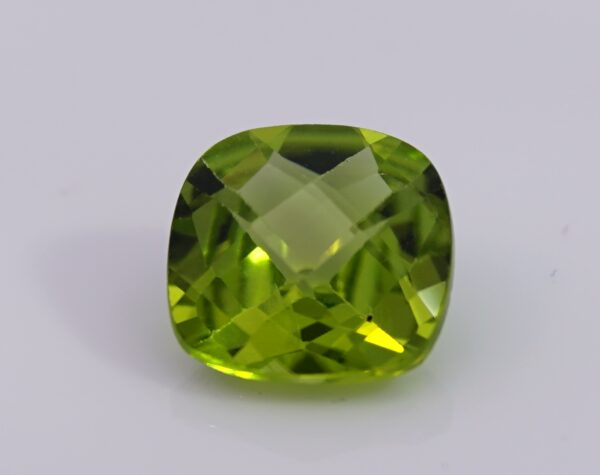Peridot 2.95 carat - Image 3