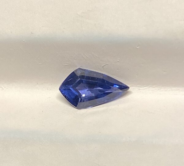 Blue sapphire 1.03 carat