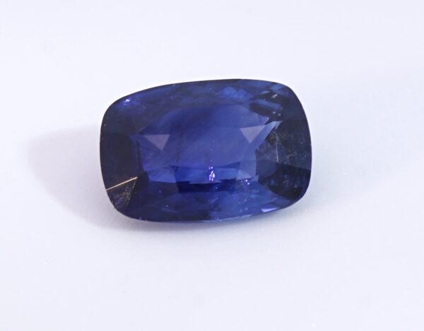 royal blue sapphire 1.09 carat